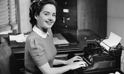 lady-wiith-typewriter